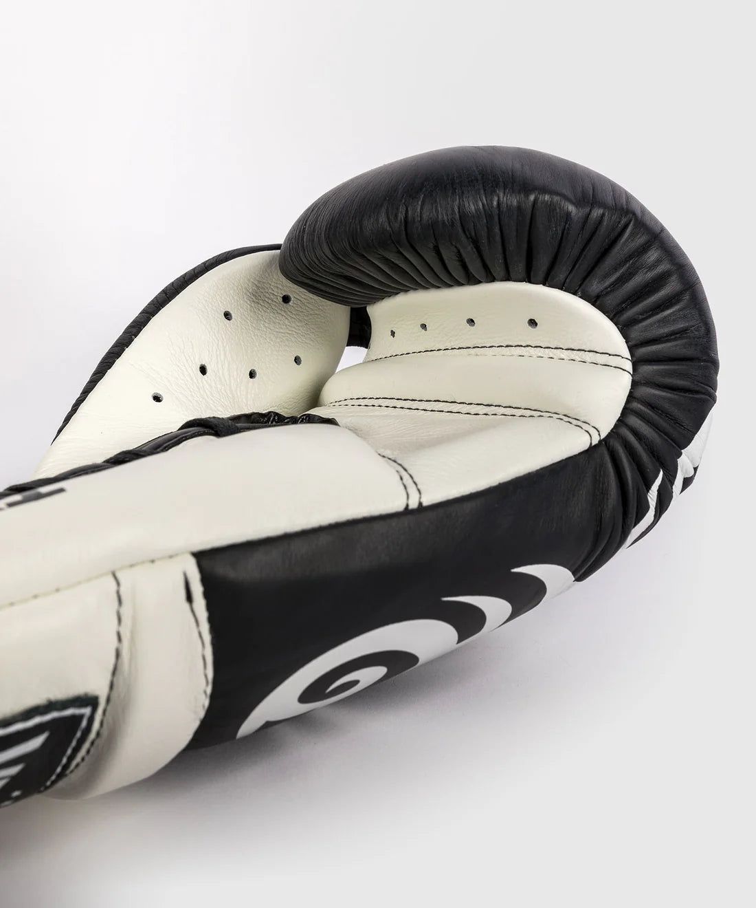Giant 2.0 Mike Tyson avec Lacets - Noir /Blanc